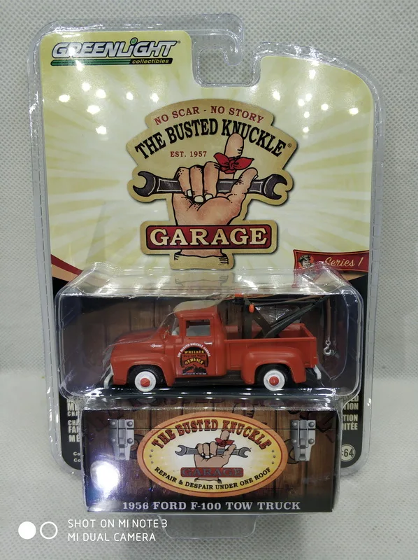 Greenlight 1/64 Busted Knuckle S1 1956 Ford F-100 Tow Truck Wrecker 39010B 