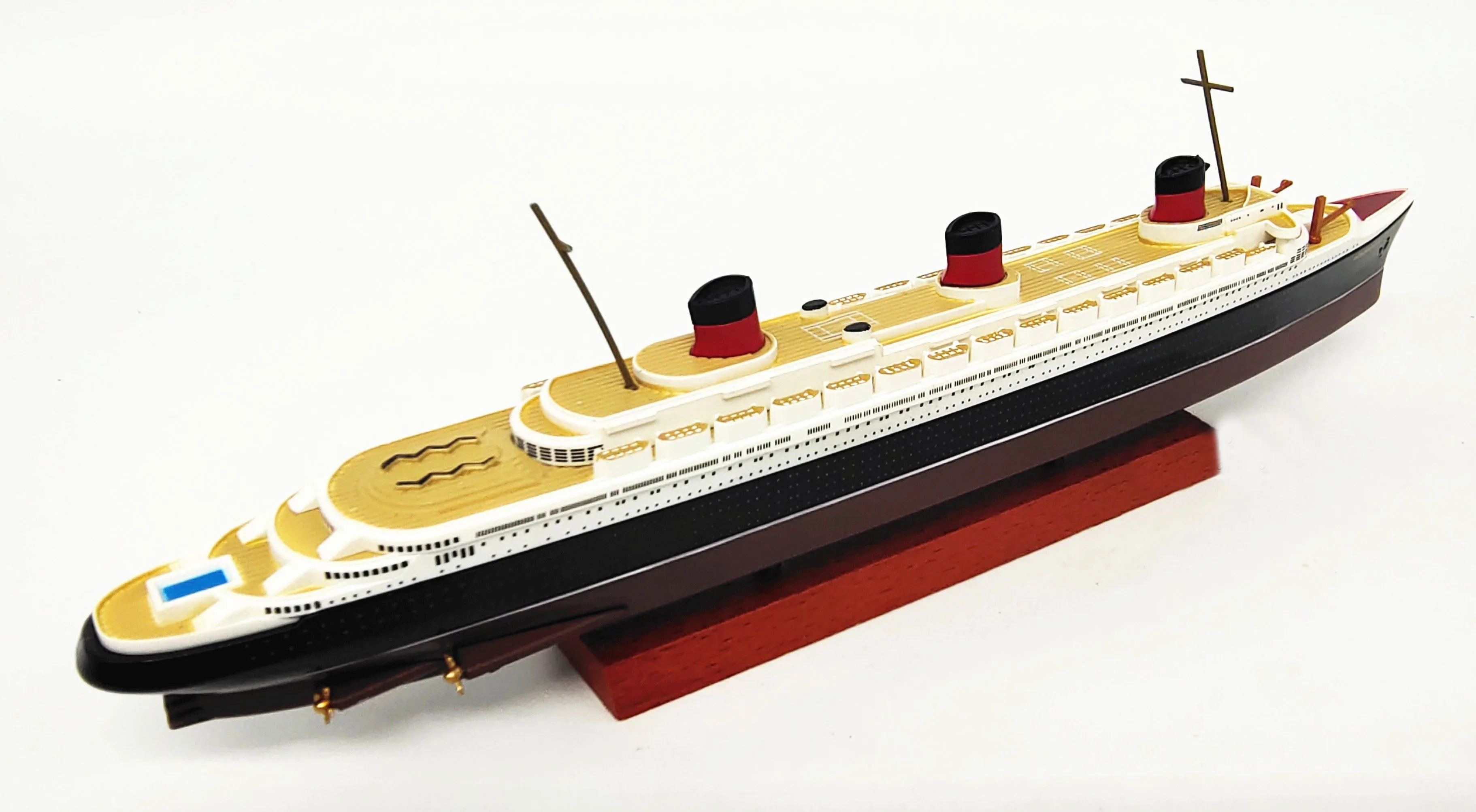 ATLAS Collection Toys 1/1250th Finished Alloy Steamship Normandy Model Vehicles 