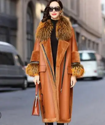 caramel colour Пальто из натурального меха с воротником из енота, шерстяная куртка, зимнее теплое пальто, женская одежда, новая куртка из натуральной кожи, Свободное пальто из овчины 382 - Цвет: caramel colour