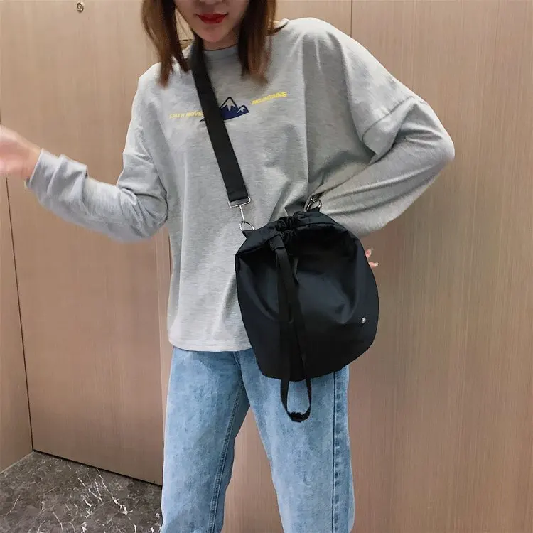 

2019 Korean Style INS Fried Cool Black And White with Pattern Square Bag Ulzzang Drawstring Chunky-Strap Soft Shoulder Bag