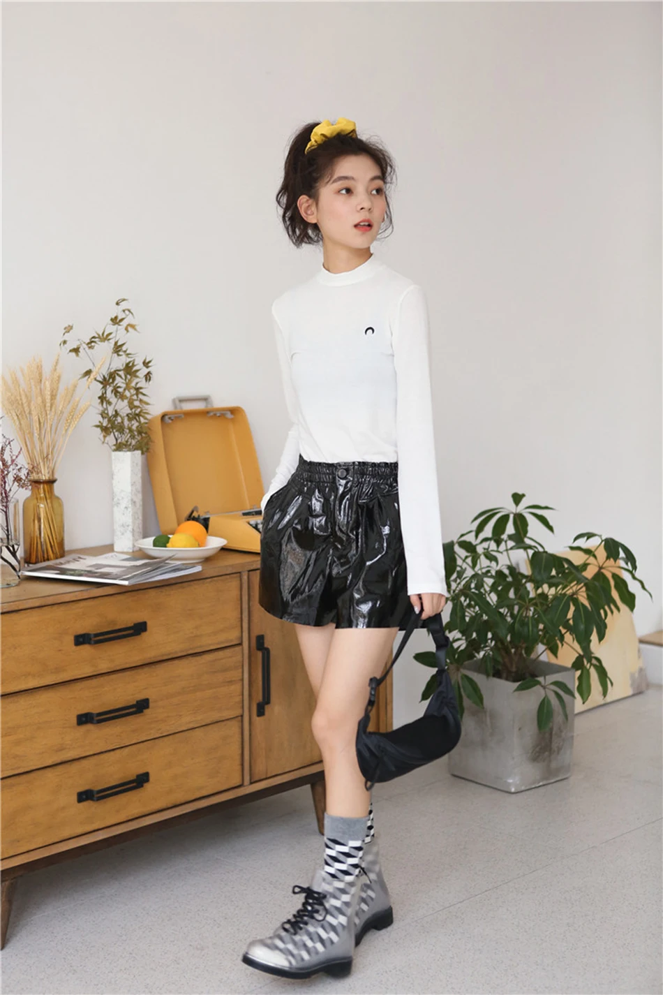 Gareмая осень зима женские кожаные шорты женские черные с высокой талией юбка шорты корейский стиль плюс размер PU женские шорты для женщин шорты с высокой талией Сексуальные шорты искусственной кожи