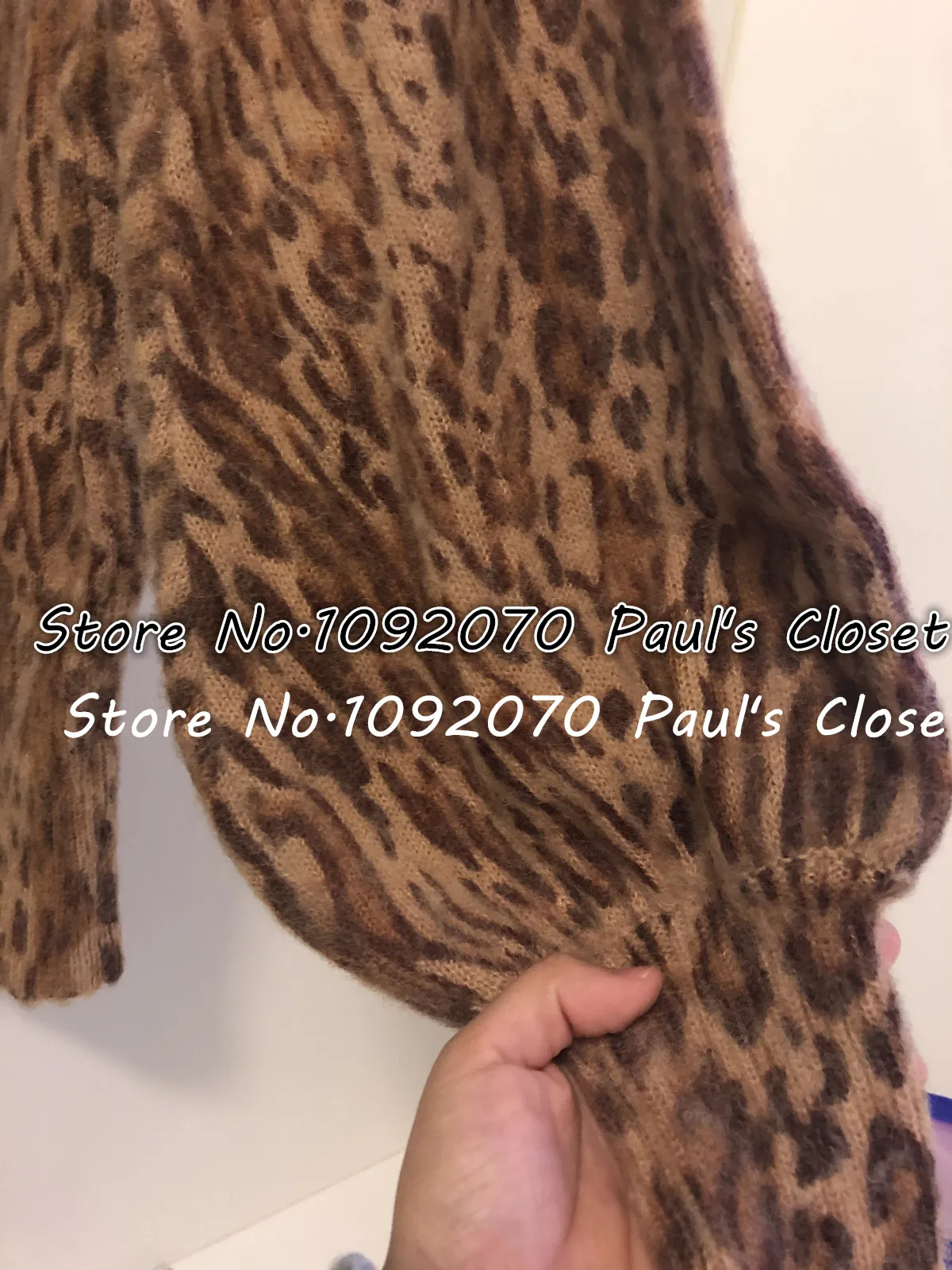Женский свитер из мохера с леопардовым узором на осень и зиму