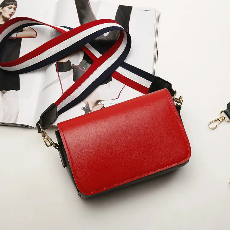 

The new trend of wide straps Bag Messenger packet bangalor simple small package