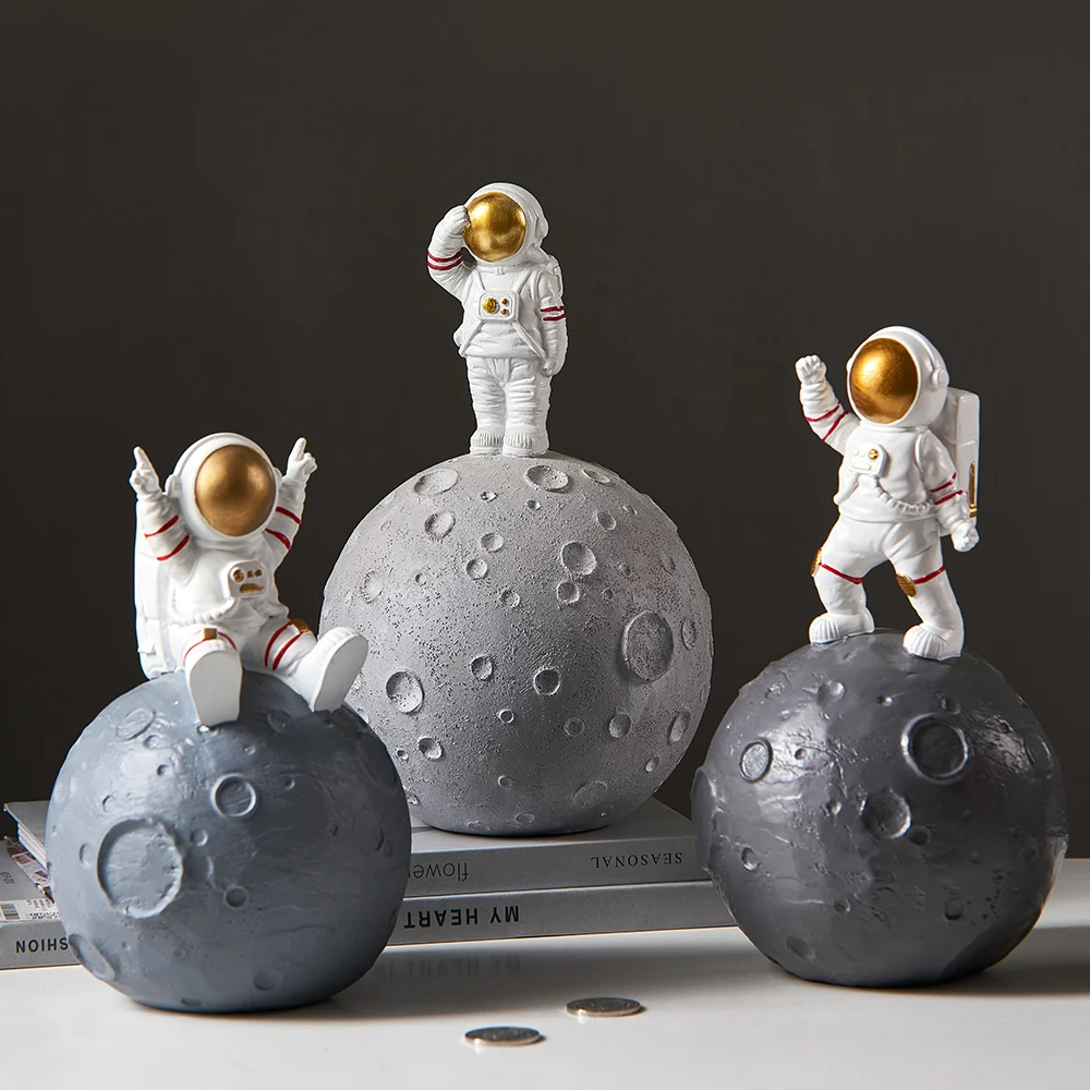 Nordic Style Creative Resin Piggy Bank Astronaut Decoration Money Box Desktop Accessories Child Piggy Bank Safe Coin Box Gift