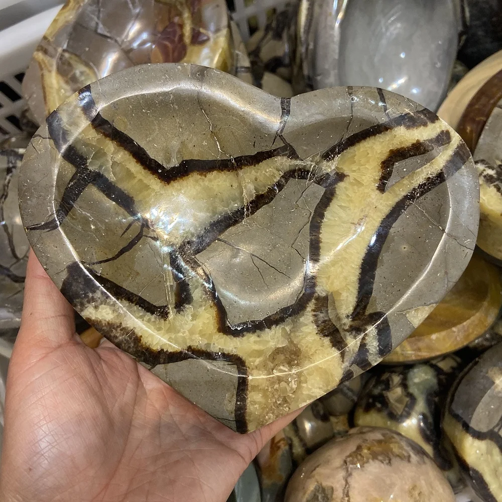 Heart-shaped Кристалл резьба пепельница Природный Septarium кварц пепельница драгоценный камень минеральный образец - Цвет: Heart-shaped