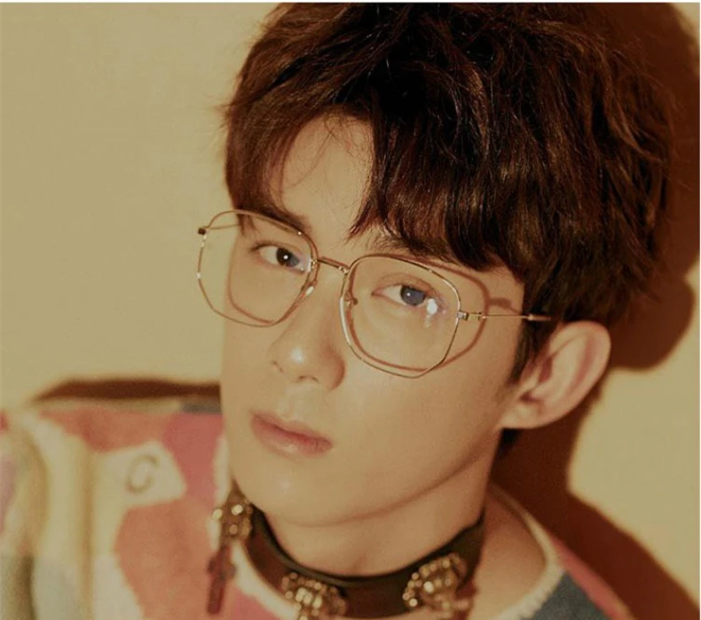 12368212699_1082515671