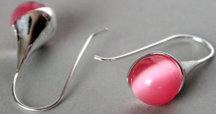

Pretty 14mm Red Cat's Eye stone Opal 925 Sterling Silver Hook Earring 1 1/2''