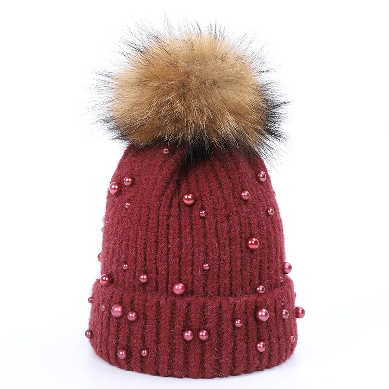 Дамская жемчужина зимняя вязаная шапка с помпонами из натурального меха модная женская уличная теплая хлопковая шапка с помпонами из енота - Цвет: Wine-1