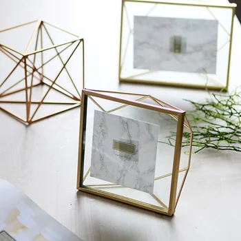 

Modern Simple Geometric Three-dimensional Iron Painting Frame Creative Photo Tabletop Metal Photo Frame