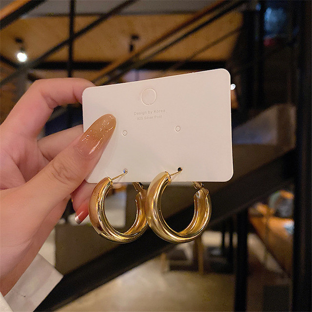 Fashion Retro Earring Twist Metal Circle Geometric Round Hoop Earrings for Women Accessories Party Jewelry Gift