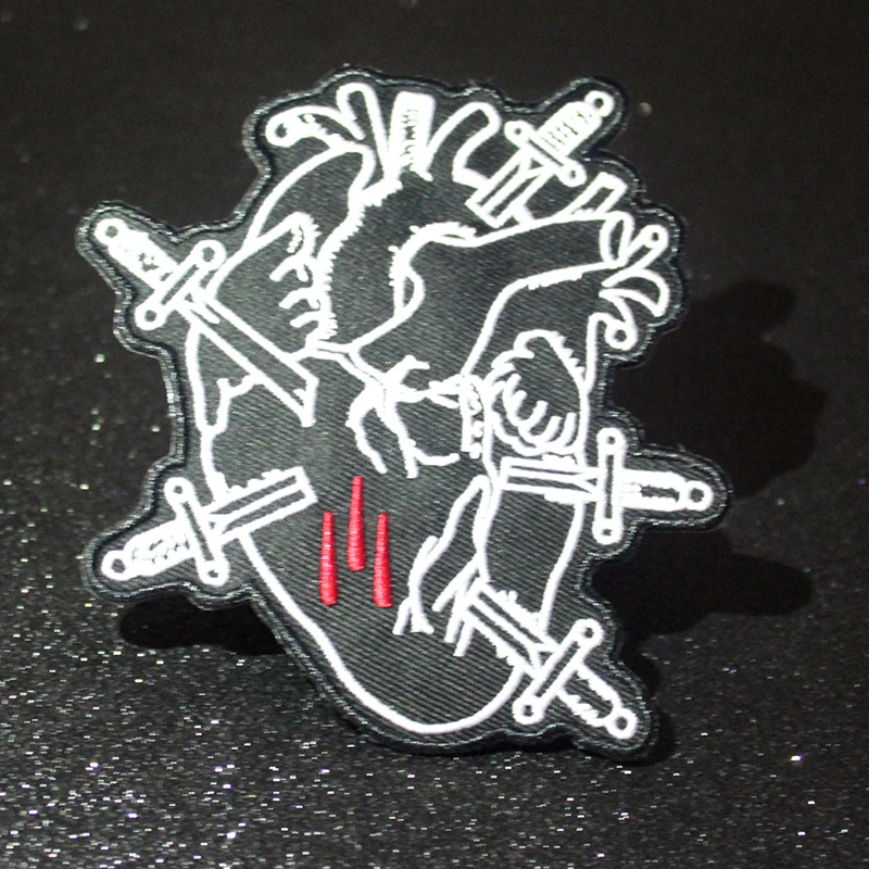 

Pulaqi Knife Heart Skull Patch Embroidery Iron on patches For Clothing Punk Biker Patch On Clothes Rock Badge Applique Stripe F