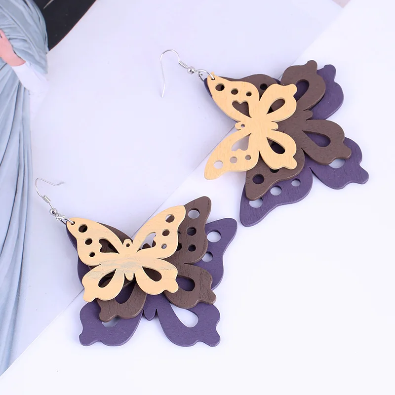 8892922002_692893102