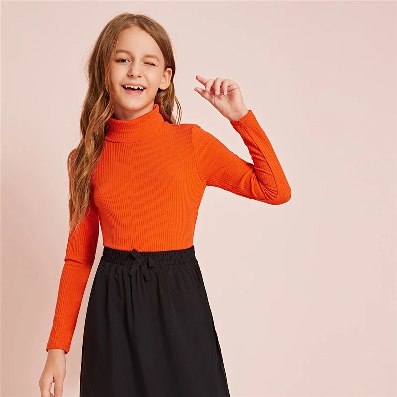 SHEIN Kids/однотонная трикотажная Повседневная футболка в рубчик с воротником-стойкой; детский топ; осень г.; приталенные базовые Детские футболки с длинными рукавами