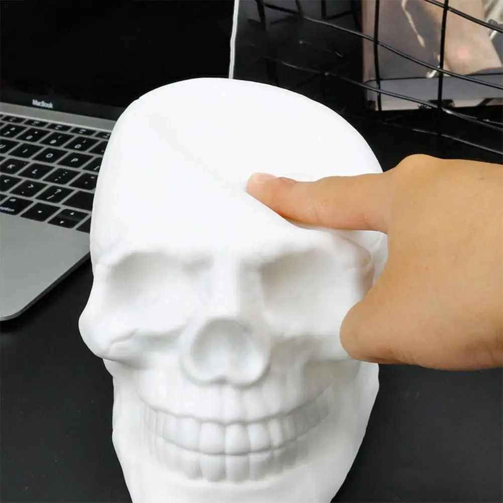 Yfashion USB Charging Colourful LED Skull Head Patting Lamp with Remote Control Night Light Decoration Gift