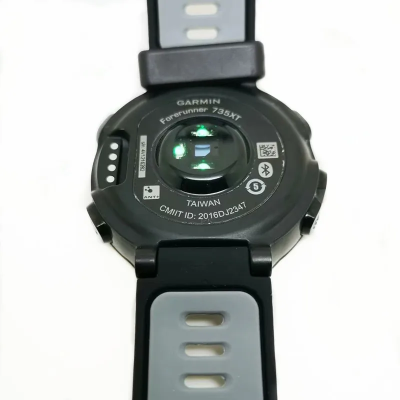 Garmin Forerunner 735XT Marathon riding Triathlon