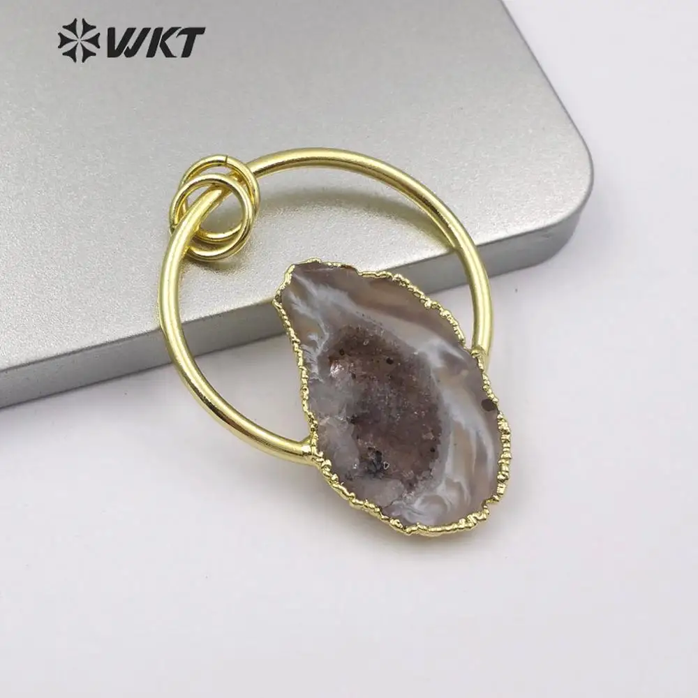 WT-P1455 WKT позолоченное Гальваническое натуральное Друза геодный камень двойные обручи кулон женское модное ожерелье кулон ювелирные изделия
