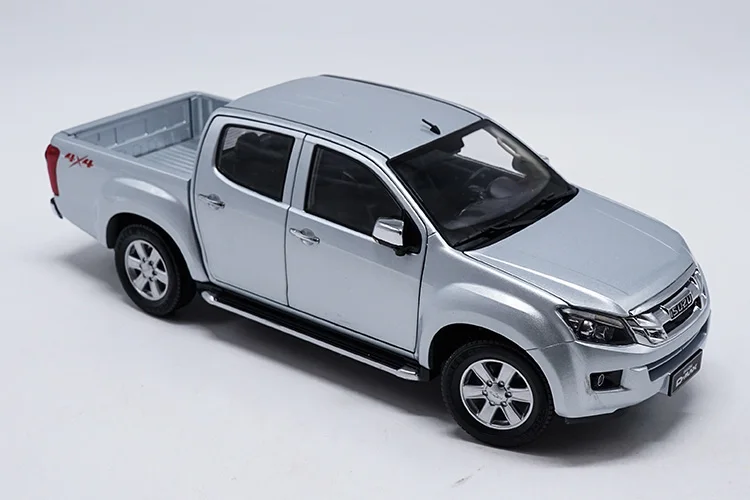 Авторизованный подлинный 1:18 Isuzu D-MAX пикап Модель литья под давлением игрушечный грузовик модель для Рождественский подарок