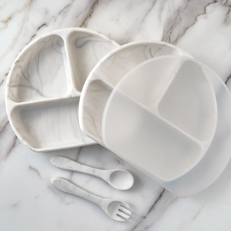 1 Pcs New Design Newborn Accessories Feeding Soft Silicone Children's Tableware Fashionable Dust Cover Dishes Plates Baby Stuff 2