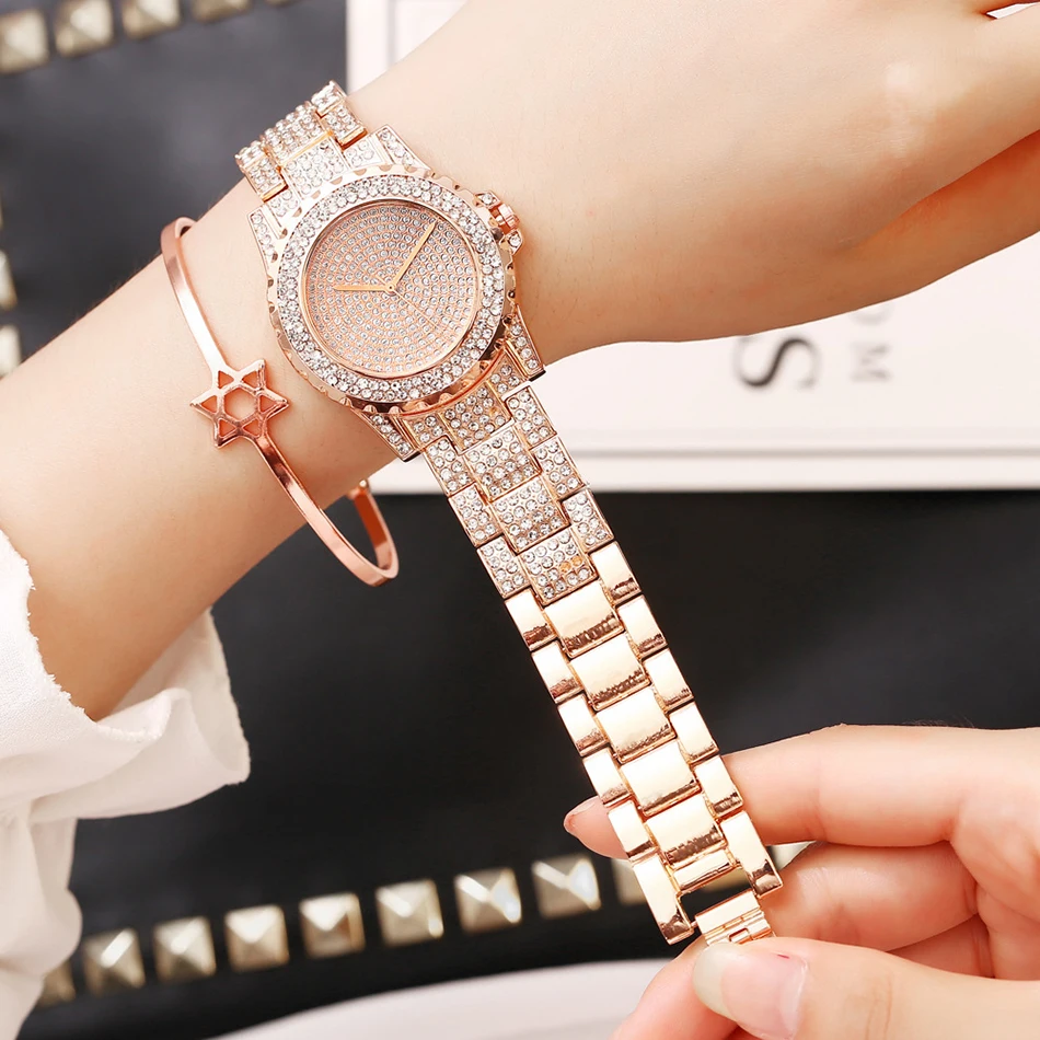 women watch  (3)