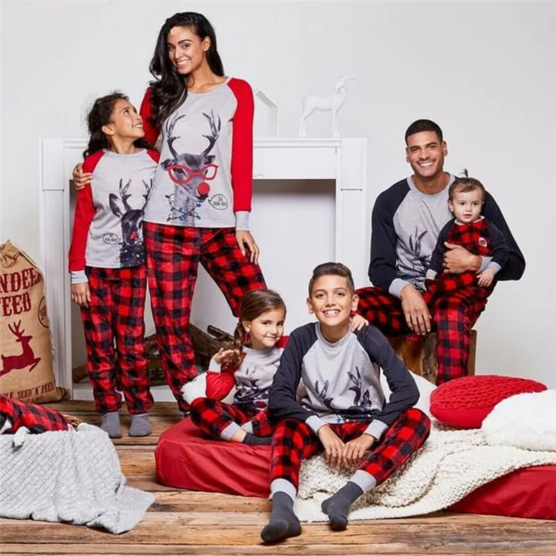 New Family Christmas Pajamas Kid Dad Mom Family Clothing 2pcs Mom and Son Matching Clothes Family Matching Clothes Outfit E0371