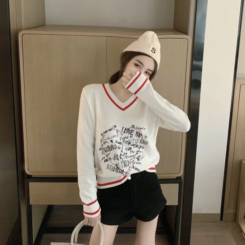 

2020 autumn and winter new V-neck pullover sweater women embroidered letter blouse women