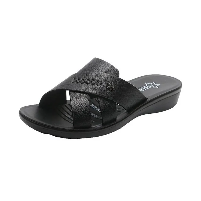 Summer outdoor wear mother slippers fashion middle-aged flat-bottomed elderly non-slip sandals soft-soled women's sandals