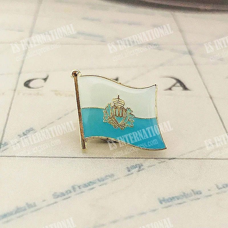 

San Marino National Flag Lapel Pins Crystal Epoxy Metal Enamel Badge Paint Brooch Souvenir Suit Personality Commemorative Gifts