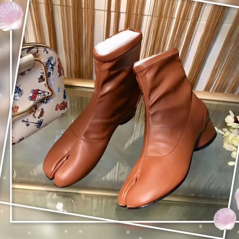 Ninja tabi/обувь с раздельным носком; ботильоны из натуральной кожи; женские ковбойские ботинки на низком каблуке с круглым носком; Цвет черный, белый, коричневый; зимняя женская обувь - Цвет: Brown
