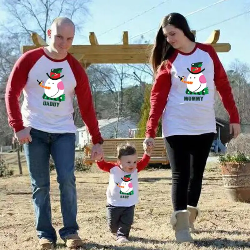Длинная Рождественская футболка с Санта Клаусом для мамы, дочки, папы и сына; Одинаковая одежда для мамы и ребенка; Семейный комплект одежды в стиле пэчворк