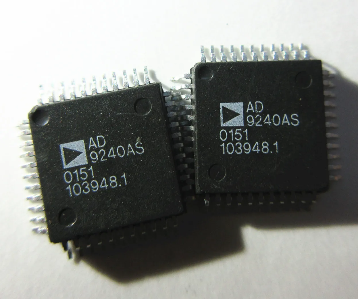 10pcs AD9240AS 04832512AF MC33888FB UCN5833A LMX2306TMD Original New 1 ...