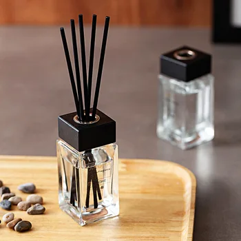 

110ml Reed Diffuser with 5pcs Black Wooden Cap Natrual Rattan Sticks Glass Bottle and Essential Oil Lavender Jasmine Hilton, etc