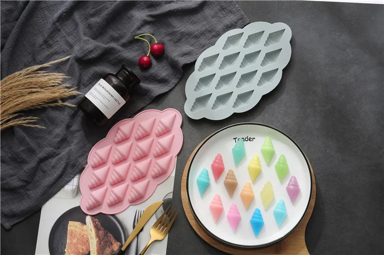 11577803833_1937176052