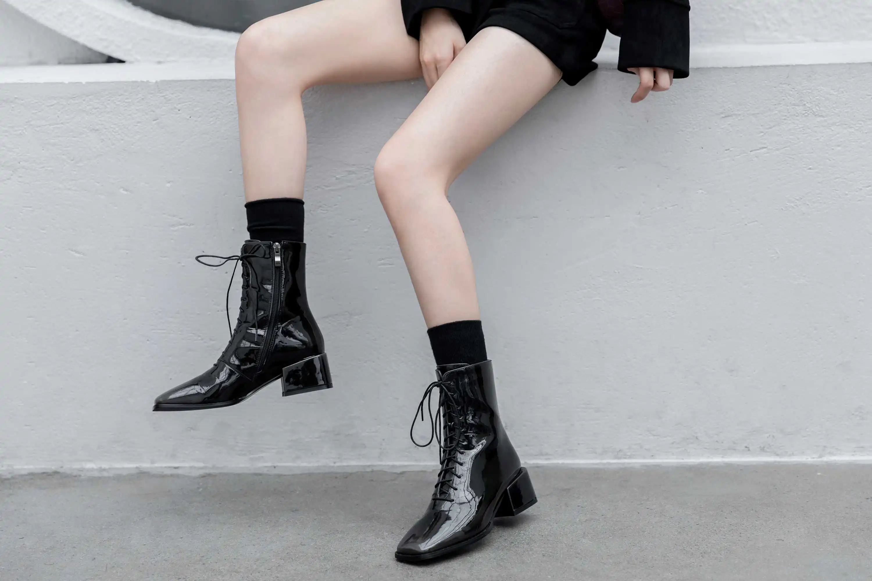 Krazing pot/элегантные женские сапоги до середины икры из лакированной кожи с квадратным носком на среднем каблуке, градиентного цвета, на шнуровке, на высоком каблуке, L30