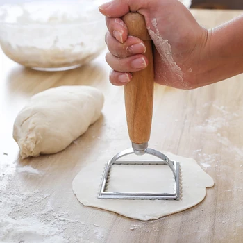 

Italian Round and Square Pasta Cutter Kitchen Pasta Mold Tool Ravioli Stamp Cutter With Beach Wooden Handle