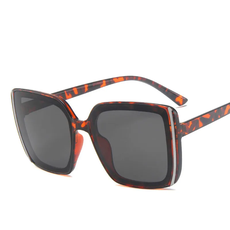 

Fashion Plastic Women Sunglasses Oversize Brand Designer Retro Square Men Vintage Gradient Sun Glasses UV400 Gafas De Sol