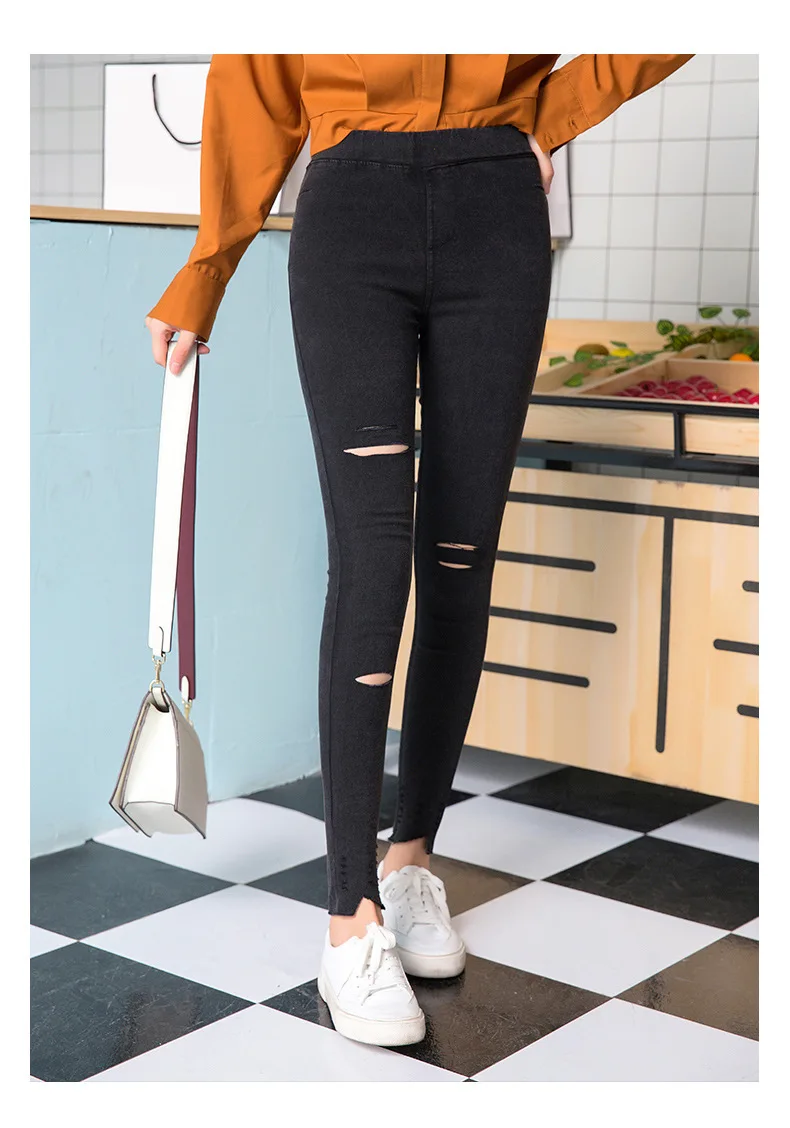 9225478972_975650833