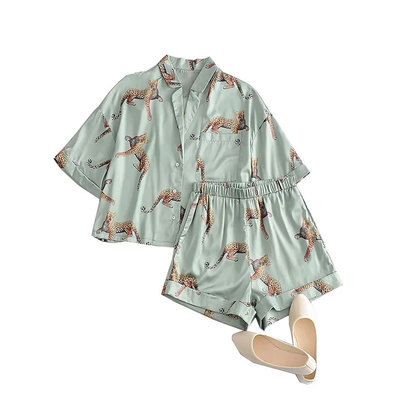 

Women's 2020 Fashion Two-piece Leopard Printed Loose Blouse Elastic Waist Shorts Pocket Suit Collar Soft Blouse Chic Top Set