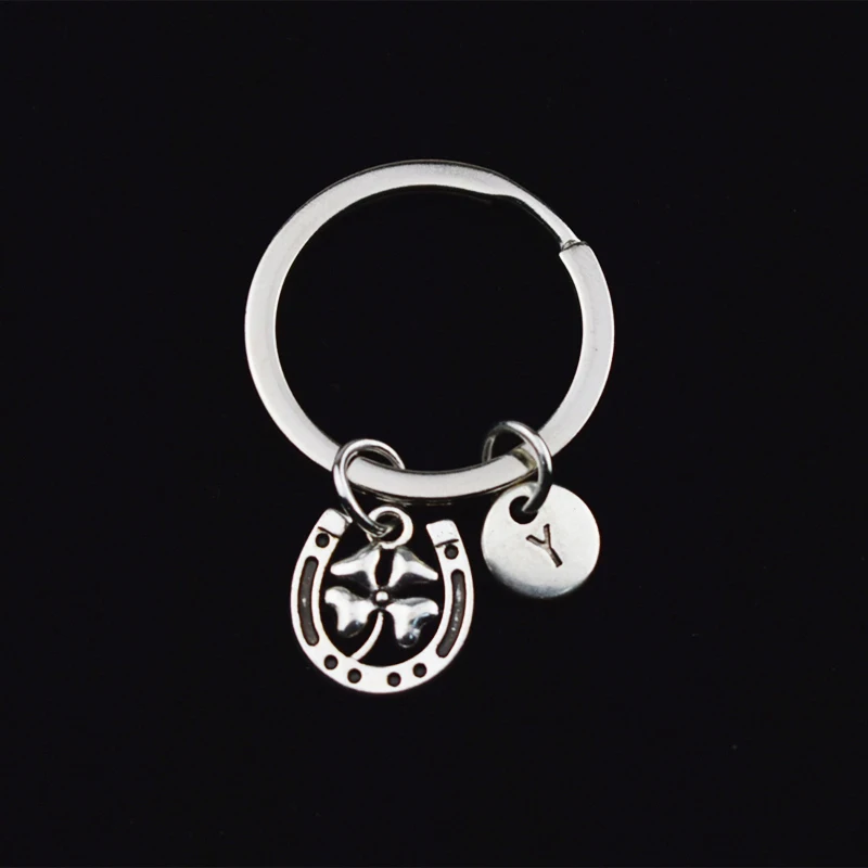 New Vintage Horseshoe Lucky Four Leaf Clover Pendant A-Z Letter Key Chain DIY Women Girls Rings Holder Souvenir for Gifts | Украшения и