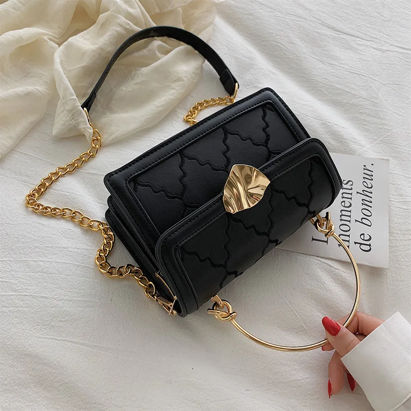 

New Metal Blade Embroidery Handbag in 2019 Locks Small Square Bag Chain Single Shoulder Slant Bag
