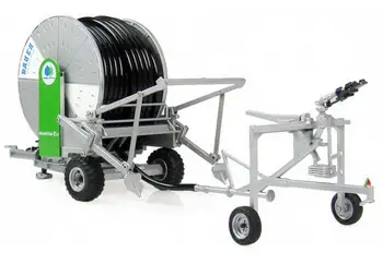 

Universal hobbies 1/32 BAUER Rainstar E21 Irrigation System Diecast Model UH4100