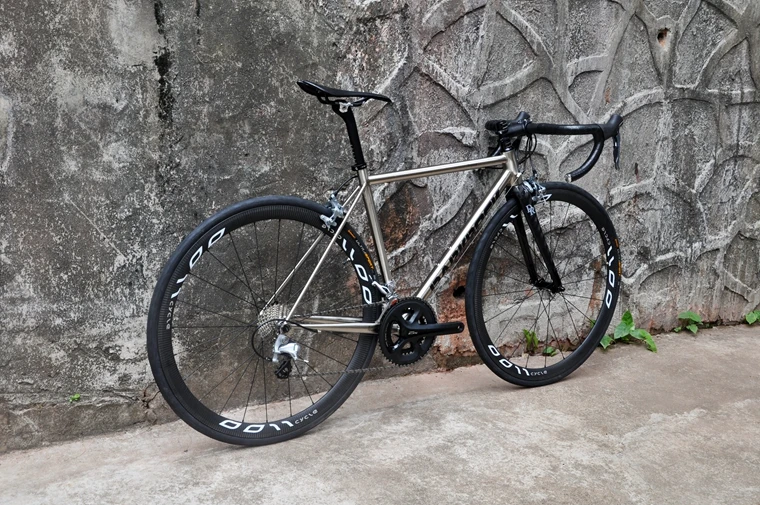 Sale DARKROCK(DR) Sepat Road Bikes 700C shi mano 105/5800 Groupset 7.9kg light cycling bicycle CR-MO 4135 Heating Treated Carbon 10