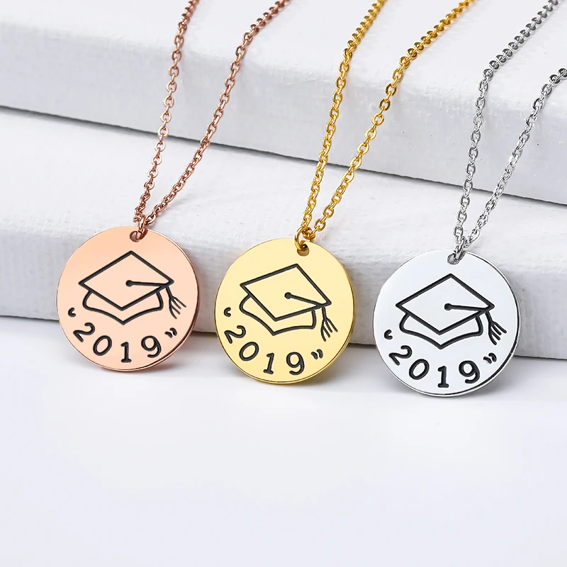 

2019 Graduation Hat Necklace Stainless Steel Jewelry Simple Round Pendant Necklace Best Friends Gifts Erkek Kolye