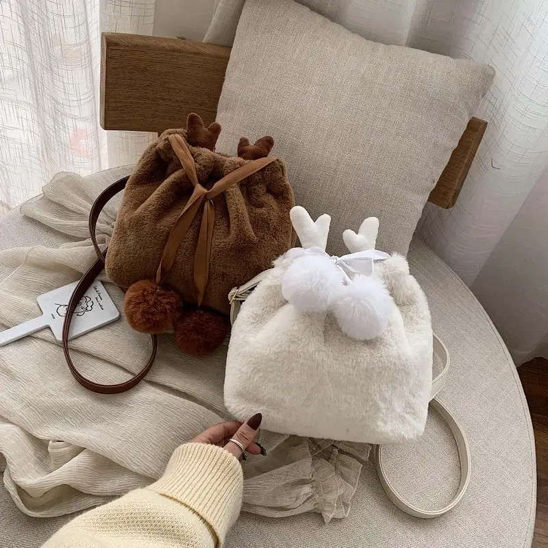 

Winter New Style WOMEN'S Bag Velvet Plush Cloud Bag Cute No Good Furry Bucket Bag Crossbody Bag