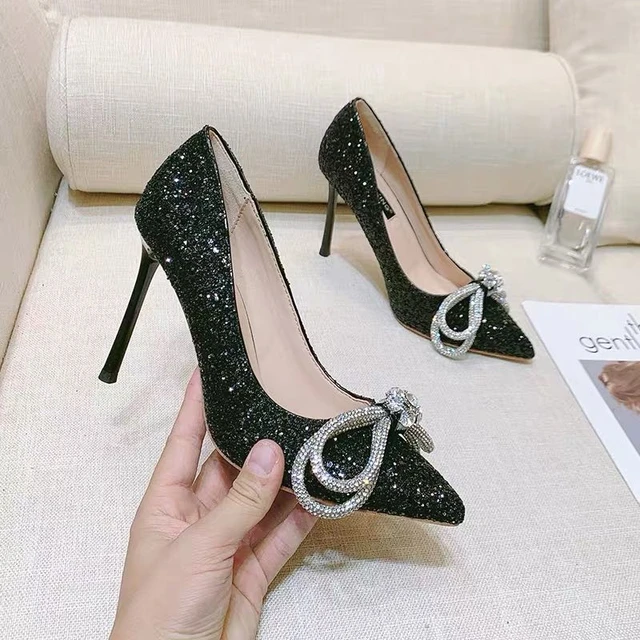 Aggregate 144+ black glitter heels with bow best esthdonghoadian
