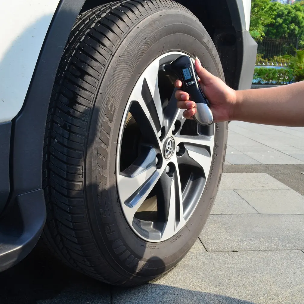 Многофункциональный автомобильный инструмент с цифровым манометром в шинах, безопасное импульсное освещение, фонарь для безопасности на открытом воздухе