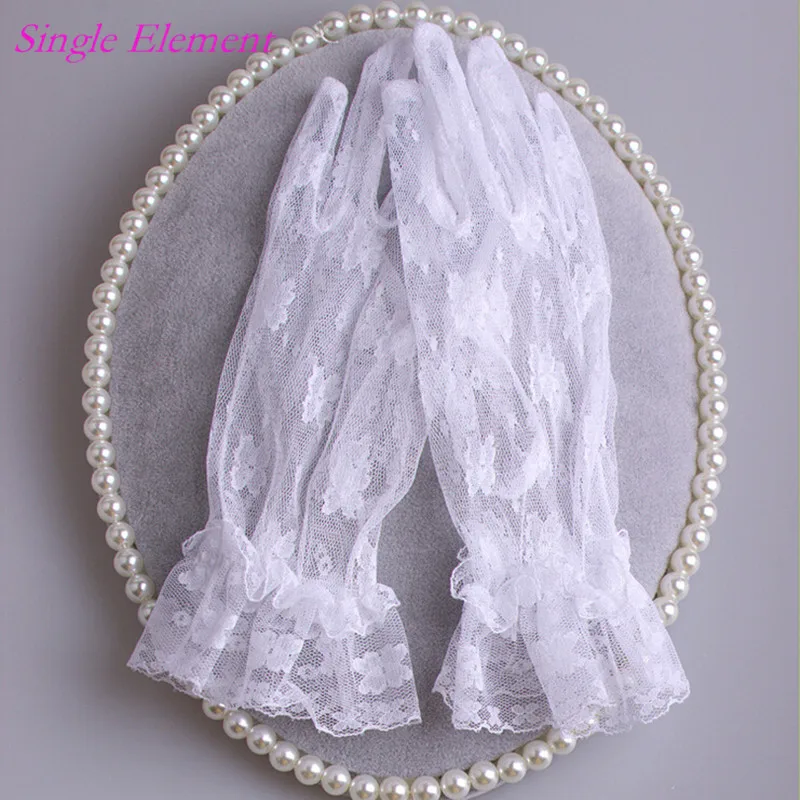 

Cheap Lace Bridal Gloves with Fingers Wrist Length Free Size Gloves Red White Ivory Black Wedding Gloves 2017 Wedding Accessory