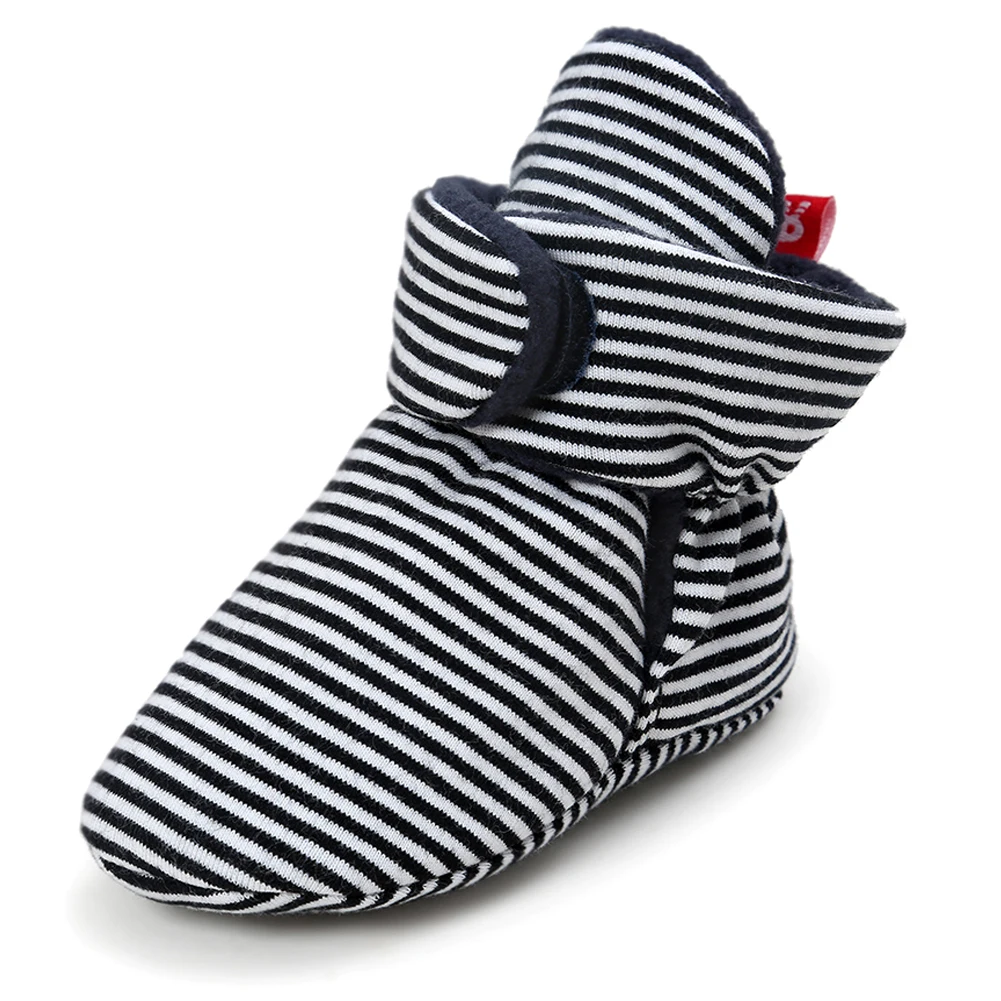 Ботиночки в полоску для маленьких мальчиков и девочек; хлопковые удобные мягкие нескользящие носки для новорожденных - Цвет: white black