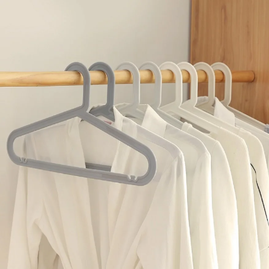 

Plastic Non-slip Hanger Clothes Will Not Wrinkle Multi-function Hanger Quality PP Material Travel Home Essential Hanger