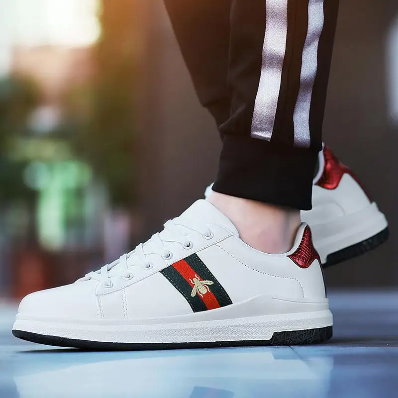 

MEN'S SHOES Spring Summer Men Students White Shoes Korean-style Sports Footwear Versatile Small Bee Sneakers