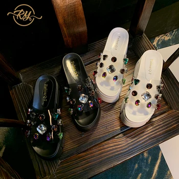 

RY-RELAA 2020 new summer transparent rhinestone thick bottom sponge slippers female outer wear increased heel sandals ins tide